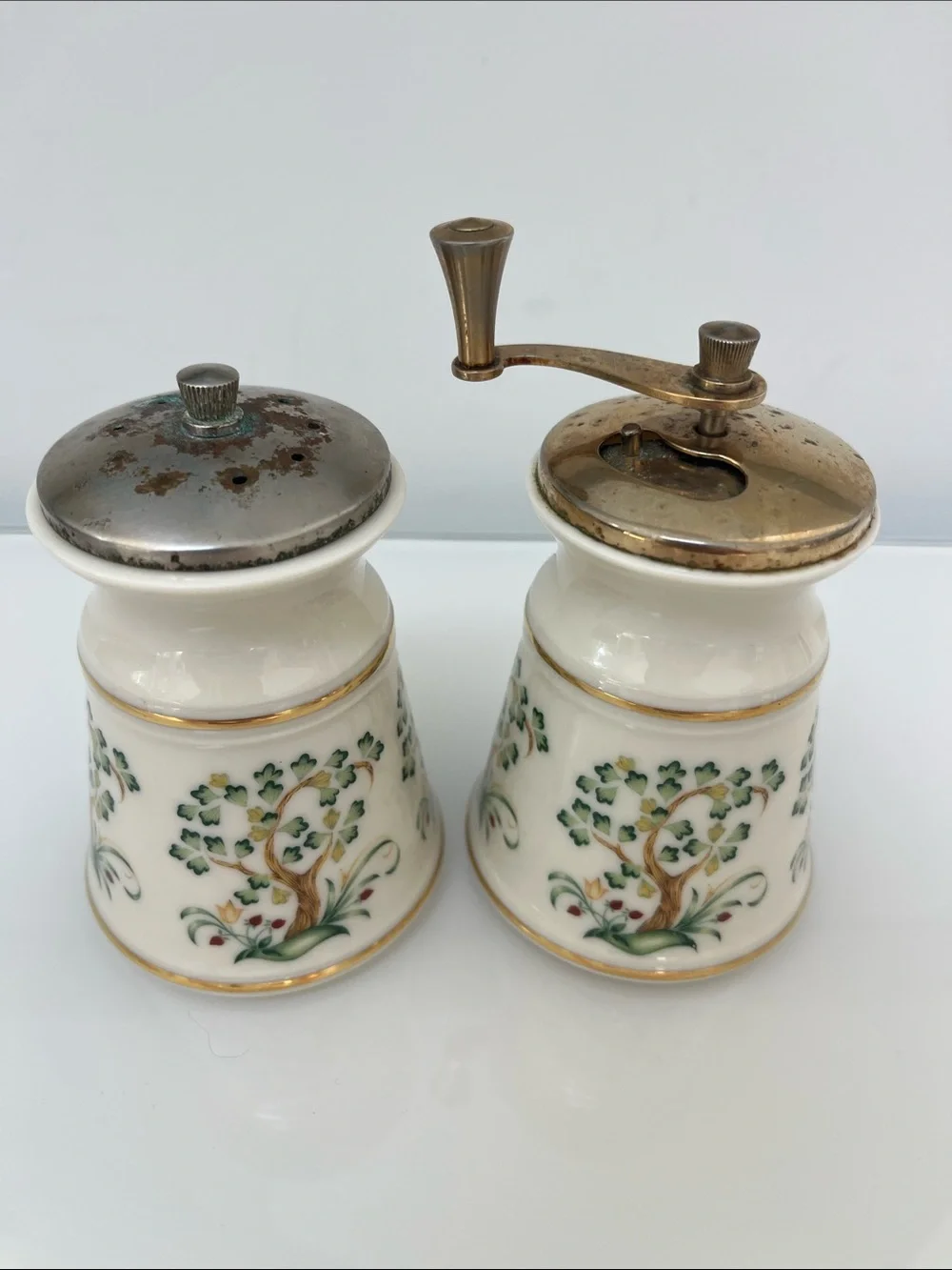 Lenox Clover Salt Shaker & Pepper Mill 3 1/4” China Hand Decorated 24k Gold